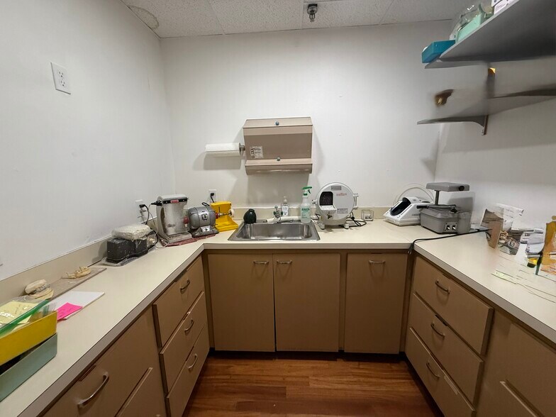 More Photos Of 8200 W Sunrise Blvd, Plantation Office For Sale