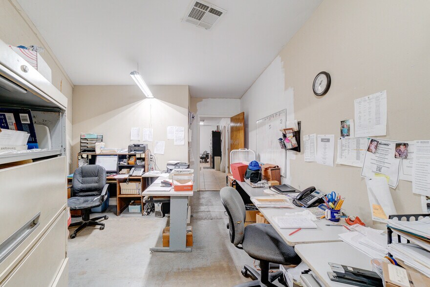 More Photos Of 1901 Waugh Dr, Houston General Retail For Sale