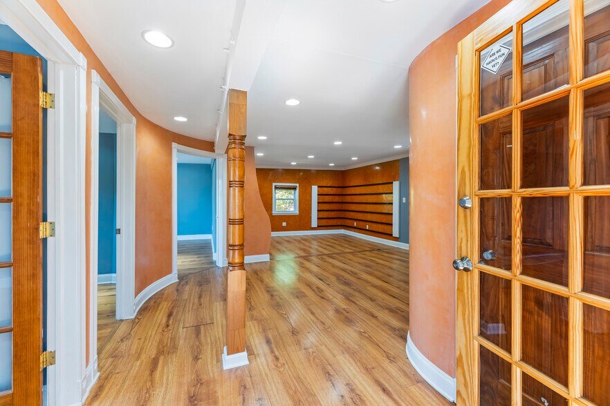 More Photos Of 5 John St, Old Bridge Marina For Sale