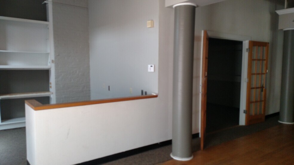 More Photos Of 2006 E Franklin St, Richmond Apartments For Lease