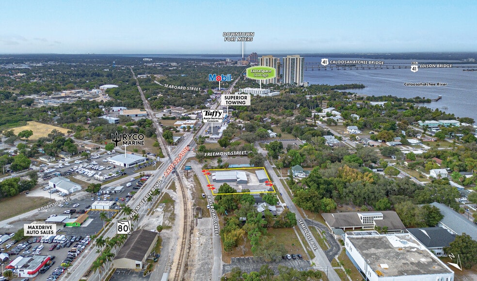 More Photos Of 3327 Railroad St, Fort Myers Warehouse For Sale