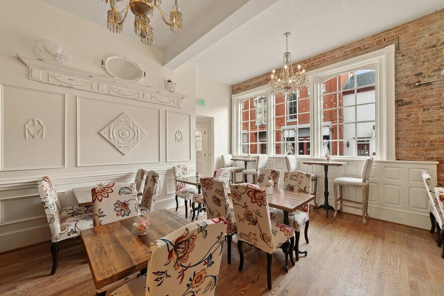 More Photos Of 12 Culpeper St, Warrenton Restaurant For Sale