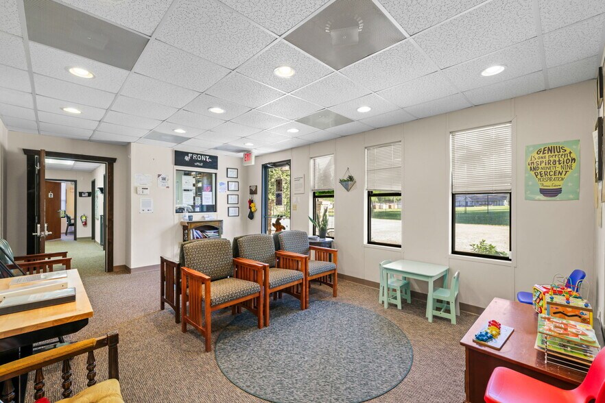 More Photos Of 310 Terrell Rd, Franklin Office For Sale