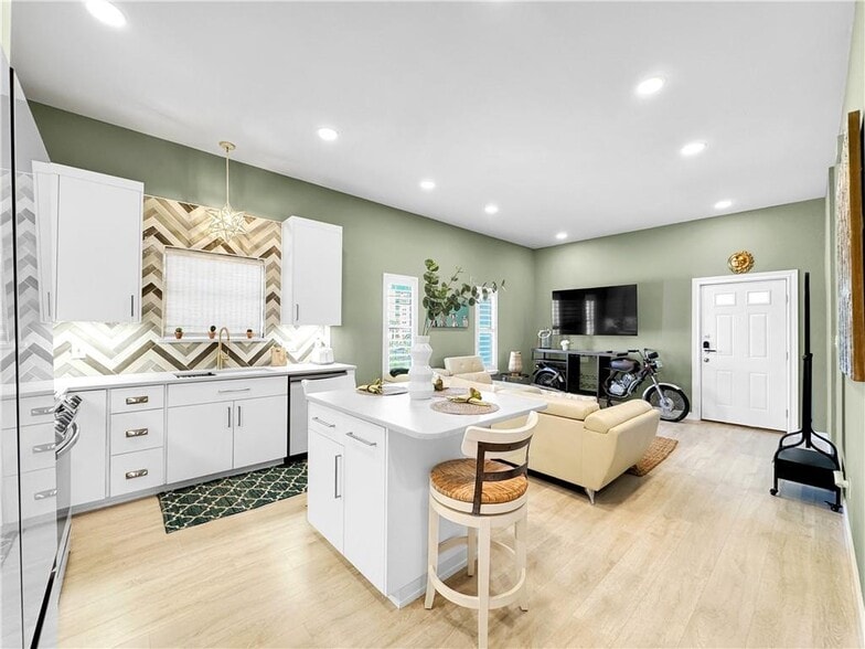 More Photos Of 1601 Ocean Dr, Corpus Christi Apartments For Sale