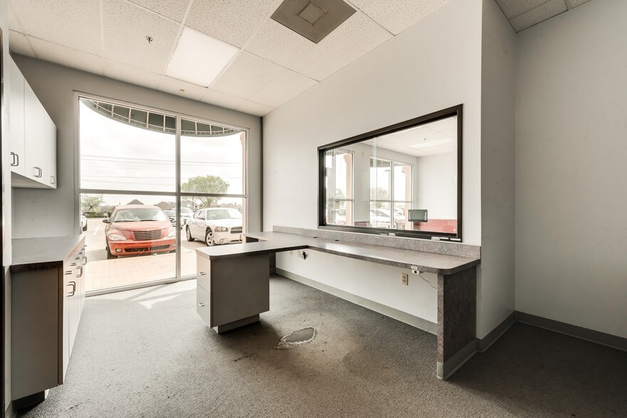 More Photos Of 6801 Rufe Snow Dr, Watauga Unknown For Lease