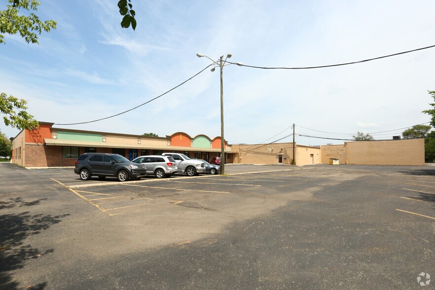 More Photos Of 28885 Plymouth Rd, Livonia Unknown For Lease