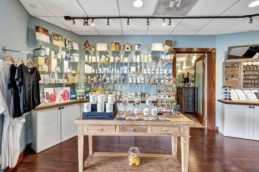 More Photos Of 3045 N Federal Hwy, Fort Lauderdale Storefront Retail Office For Lease