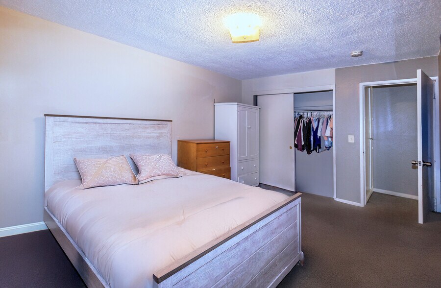 More Photos Of 309-315 Oak Ave, Redwood City Apartments For Sale