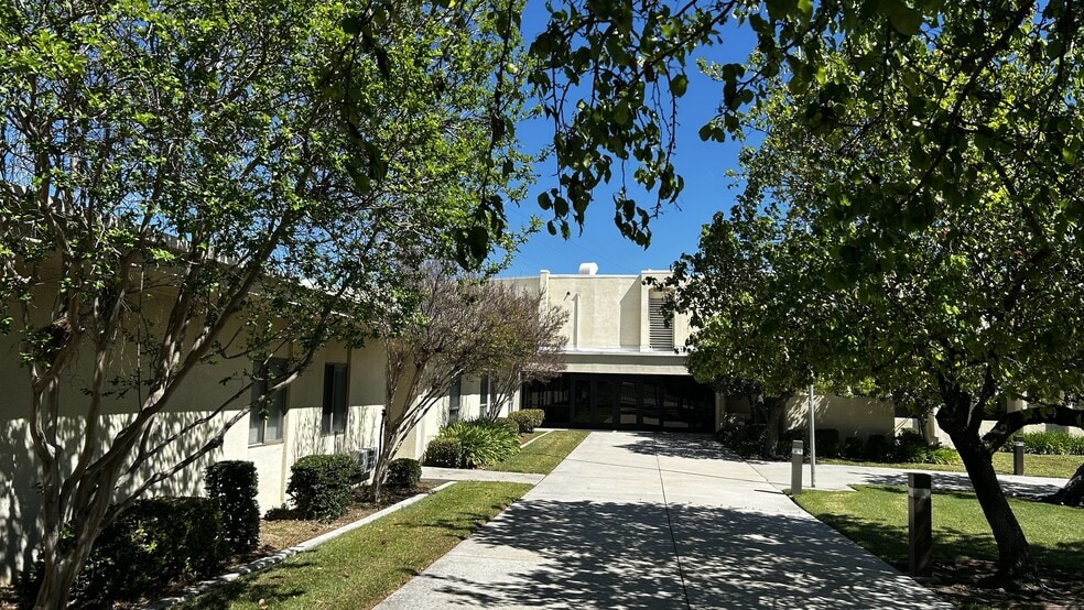 More Photos Of 11315 White Oak Ave, Granada Hills Religious Facility For Sale