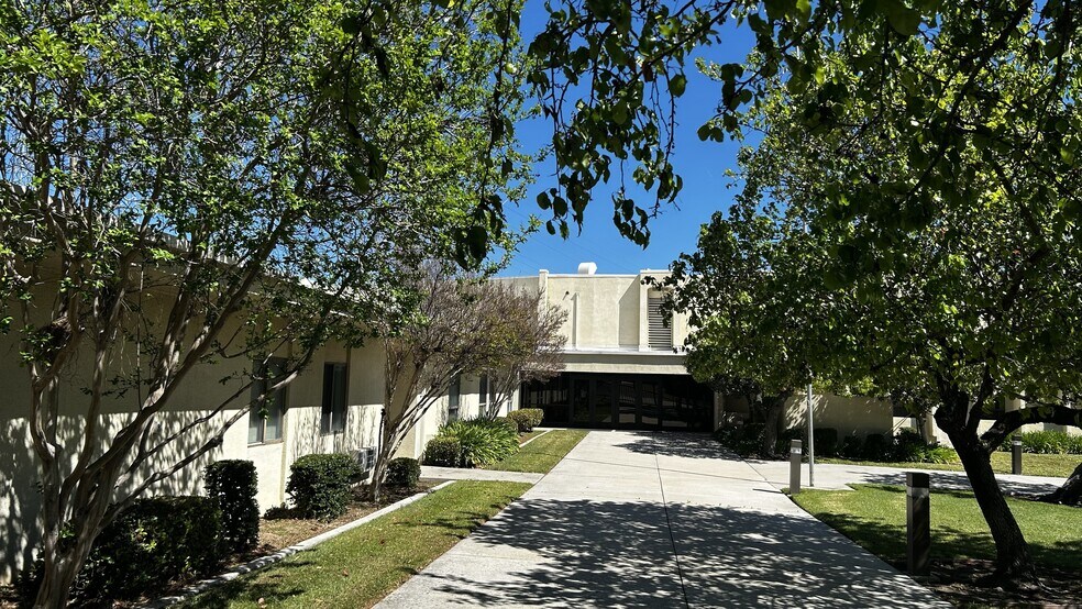 More Photos Of 11315 White Oak Ave, Granada Hills Specialty For Sale