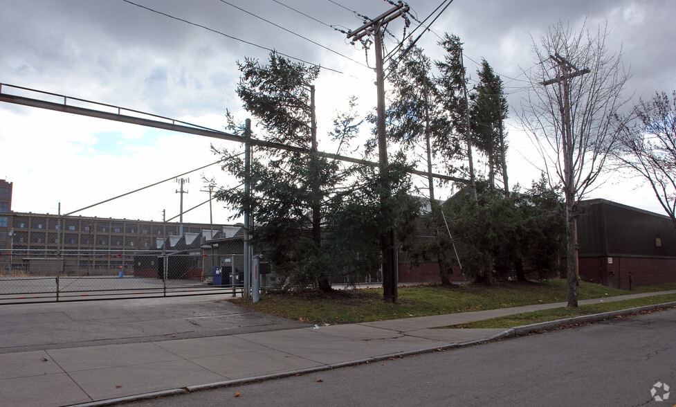 More Photos Of 850 St Paul St, Rochester Warehouse For Lease