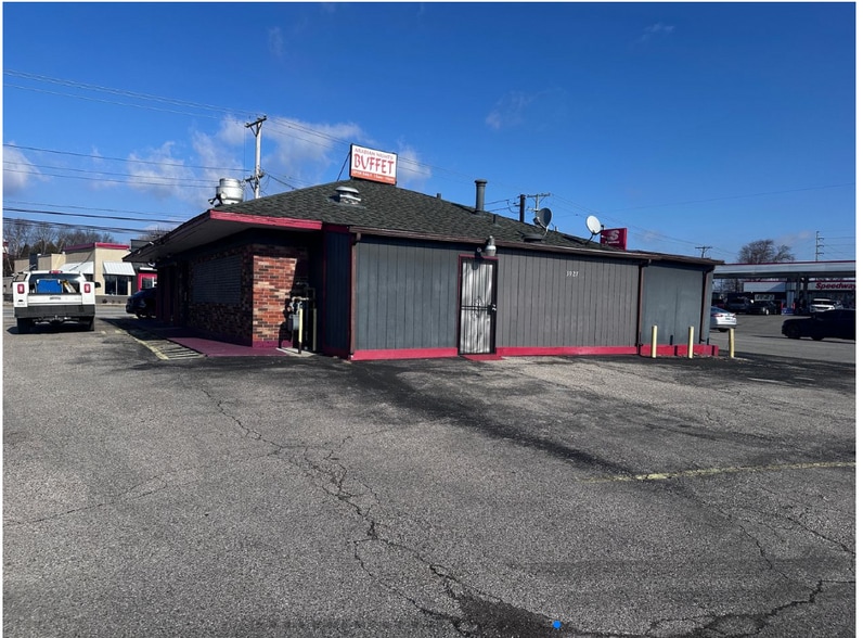 More Photos Of 3927 Dixie Hwy, Louisville Restaurant For Sale
