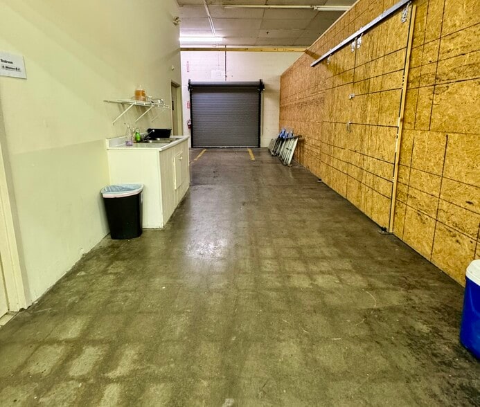 More Photos Of 3200 Roosevelt Blvd, Middletown Unknown For Lease