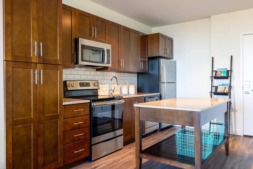 More Photos Of 11830 Sunrise Valley Dr, Reston Apartments For Lease