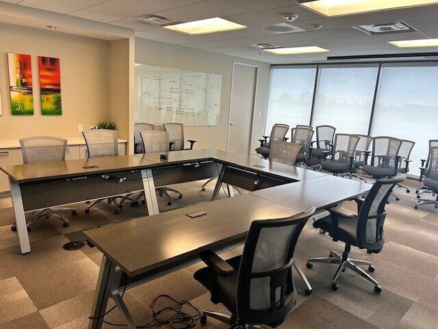 More Photos Of 45240 Business Ct, Sterling Office For Lease