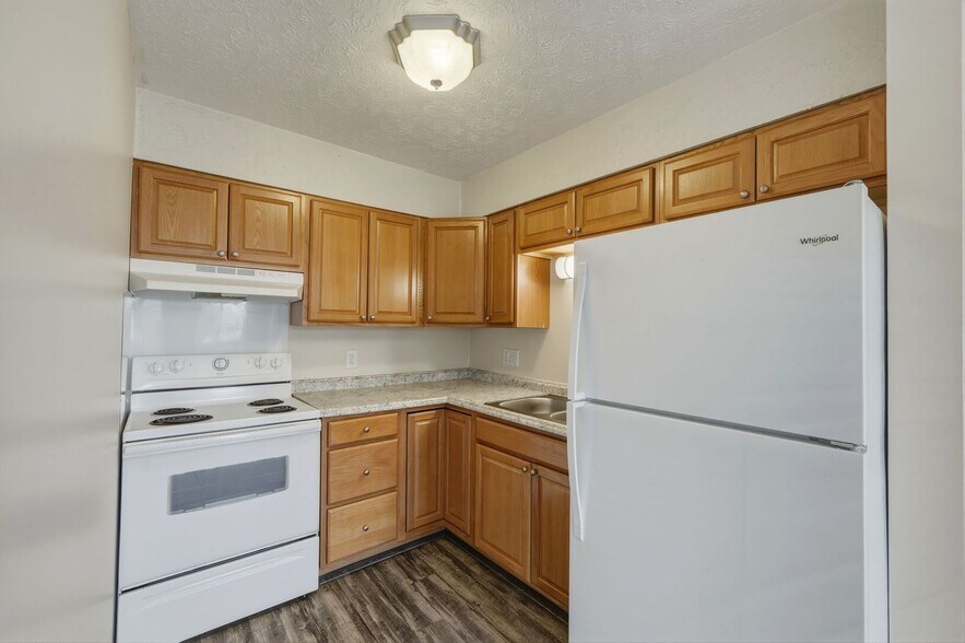 More Photos Of 1737 6th Ave, Huntington Apartments For Sale