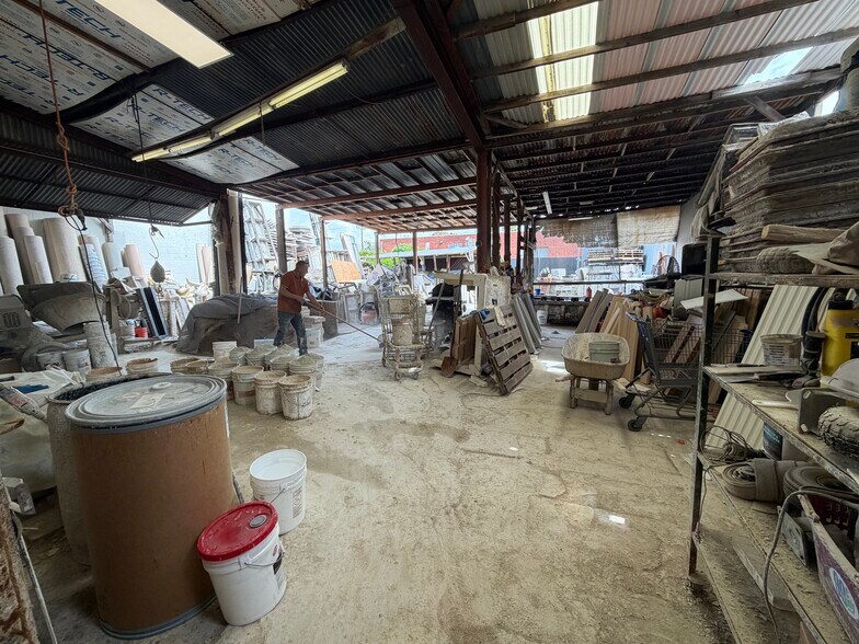 More Photos Of 8438 San Fernando Rd, Sun Valley Warehouse For Sale