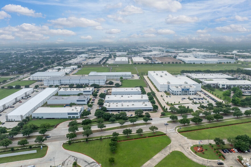 More Photos Of 12615 W Airport Blvd, Sugar Land Unknown For Lease