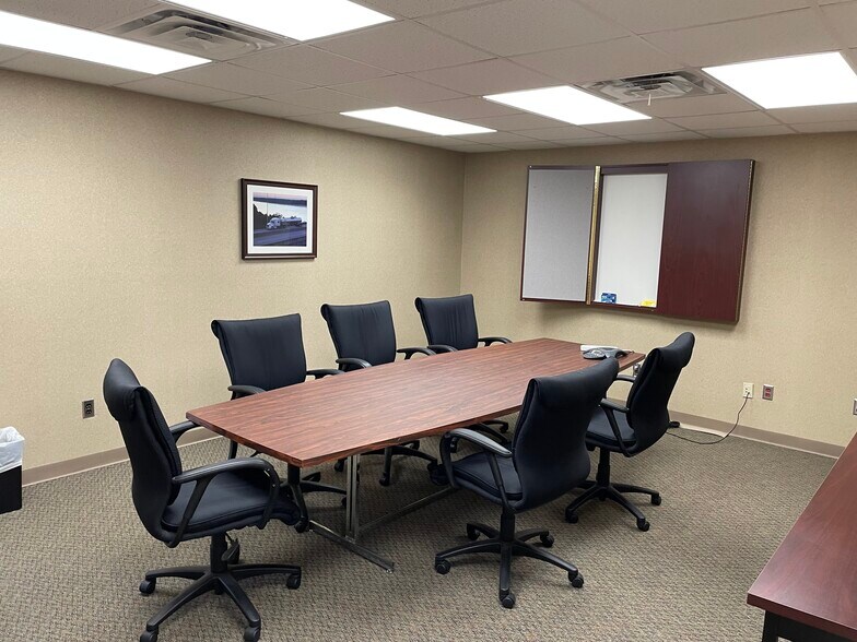 More Photos Of 5500 US-80, Jackson Manufacturing For Sale