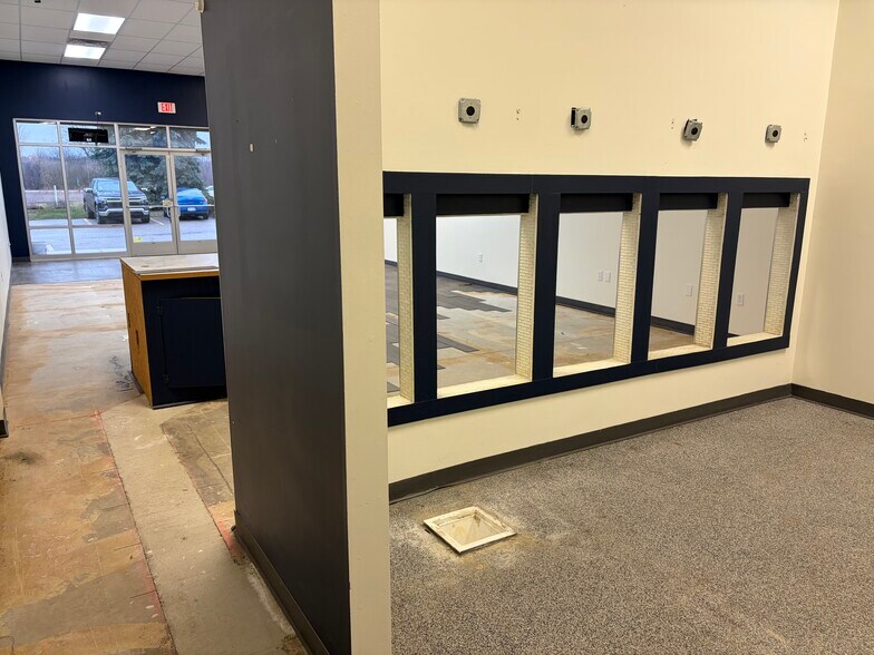 More Photos Of 6450 100th St SE, Caledonia Storefront Retail Office For Lease