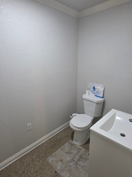 More Photos Of 466 Del Norte Ave, Yuba City Medical For Sale