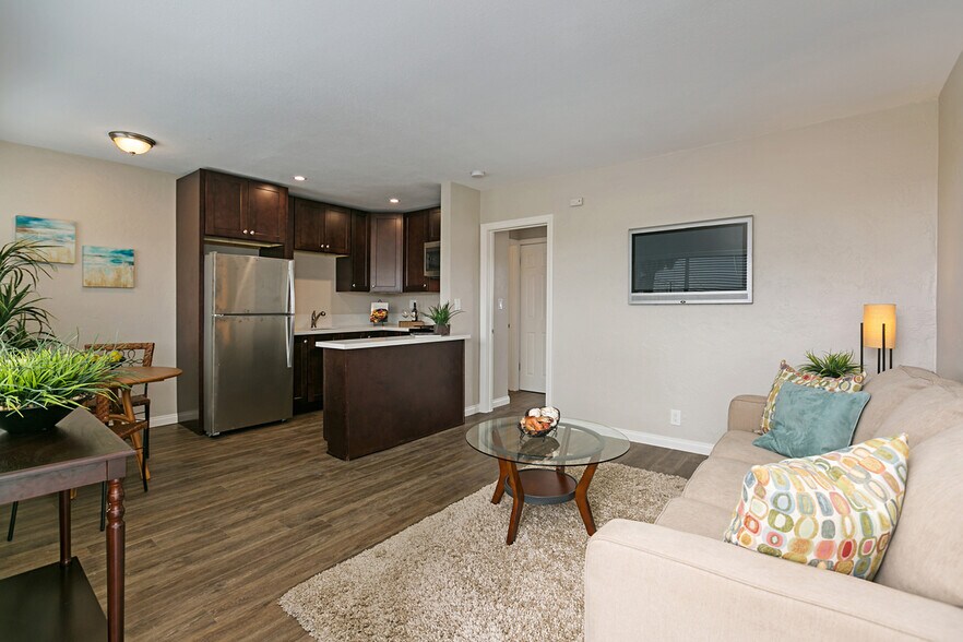 More Photos Of 1415 Marquette St, Oceanside Apartments For Sale