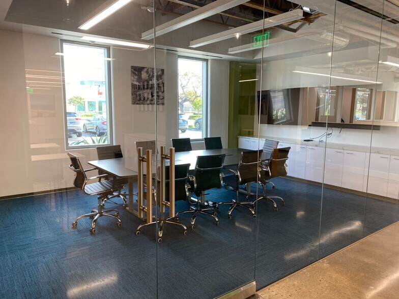 More Photos Of 2642 Michelle Dr, Tustin Office For Lease