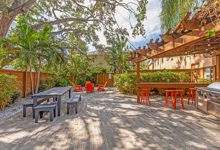 More Photos Of 1405 S Lorenzo Ave, Tampa Apartments For Sale
