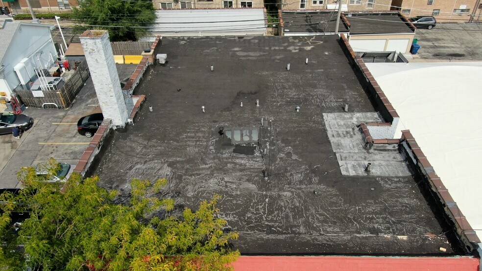 More Photos Of 819-821 Howard St, Evanston Office Residential For Sale