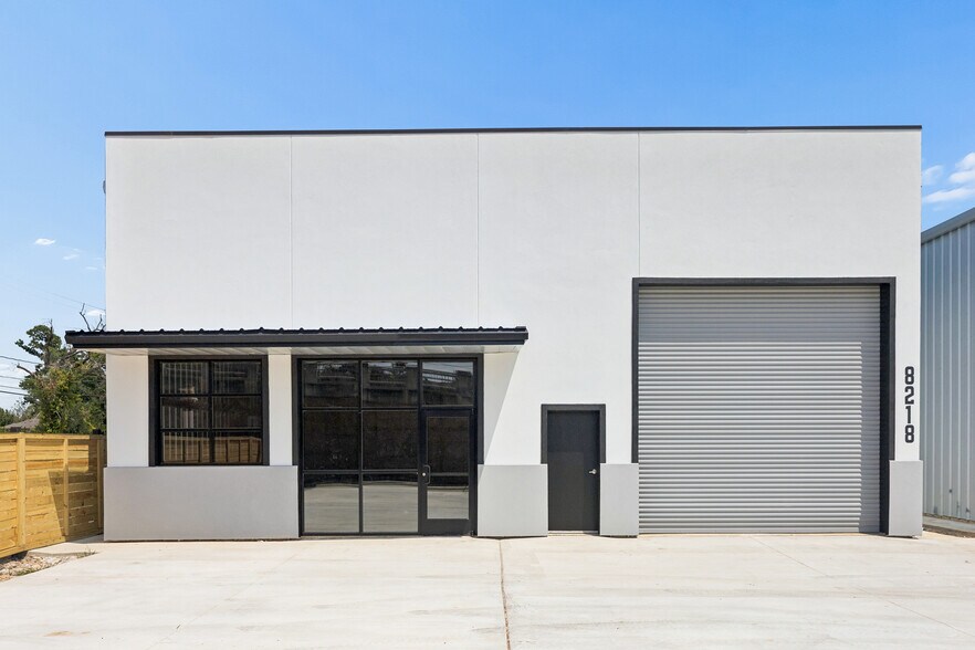 More Photos Of 8218 Homestead Rd, Houston Light Distribution For Sale