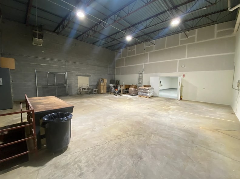 More Photos Of 1220-1242 Rankin Dr, Troy Warehouse For Lease