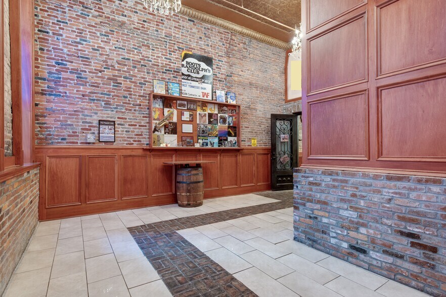 More Photos Of 209 Printers Aly, Nashville Hotel For Lease