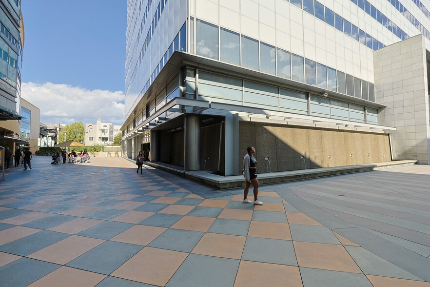 More Photos Of 15301 Ventura Blvd, Sherman Oaks Unknown For Lease