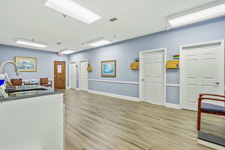 More Photos Of 4225 S Lee St, Buford Freestanding For Sale