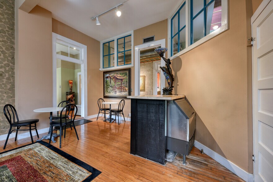 More Photos Of 1102 S Alamo St, San Antonio Storefront Retail Office For Sale