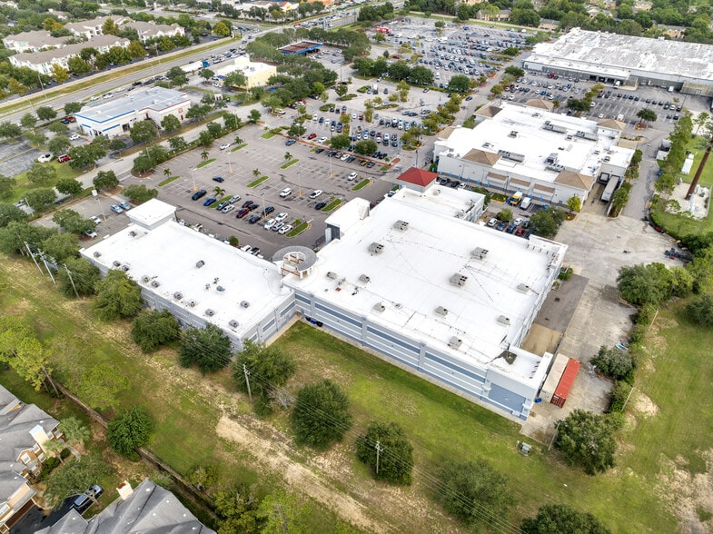 More Photos Of 8010 W Colonial Dr, Orlando Freestanding For Sale