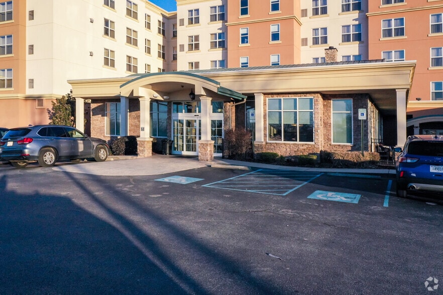 More Photos Of 2340 Center St, Chattanooga Hotel For Sale