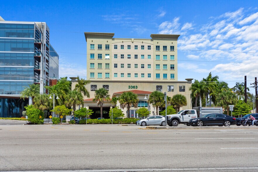 More Photos Of 3363 NE 163rd St, North Miami Beach Medical For Lease
