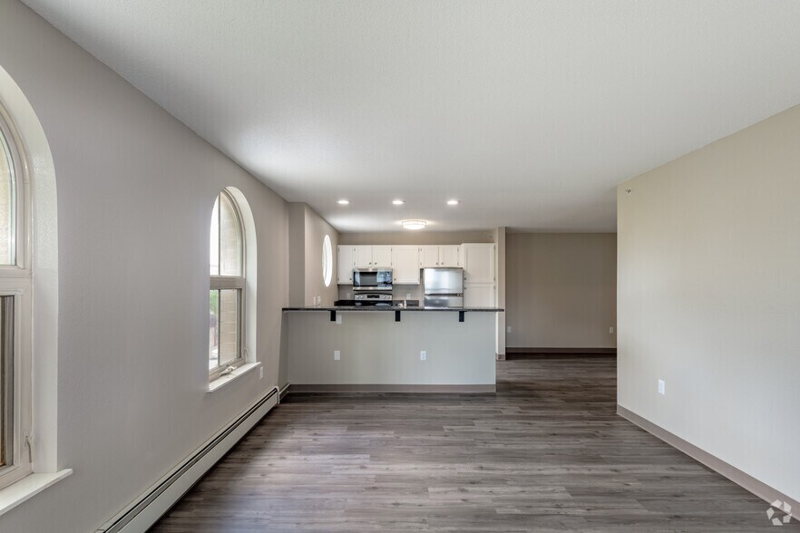 More Photos Of 234 W Main St, Waukesha Apartments For Lease