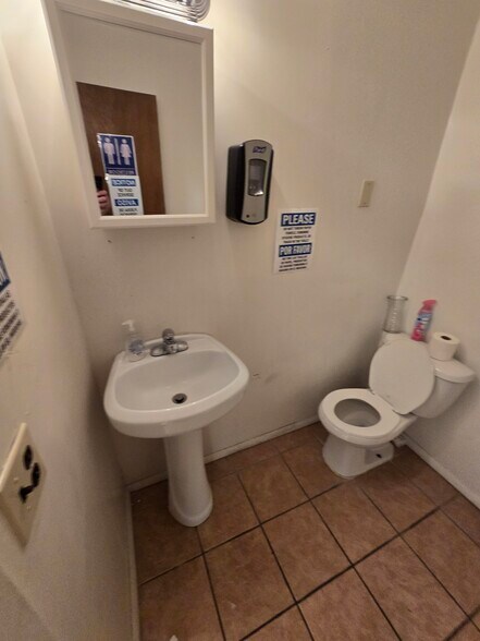 More Photos Of 14 Main St, Yonkers Storefront Retail Office For Lease