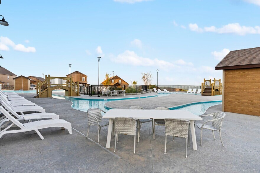 More Photos Of 129 Pioneer Peak, Kimberling City Specialty For Sale