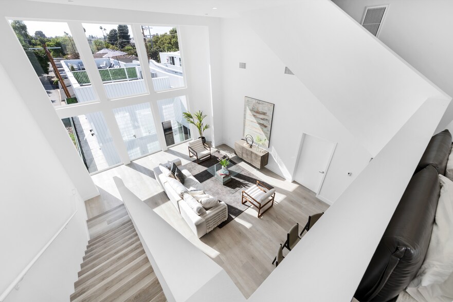 More Photos Of 11700 W Magnolia Blvd, Valley Village Apartments For Sale