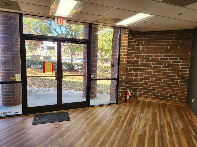 More Photos Of 750 Imperial Ct, Charlotte Distribution For Sale