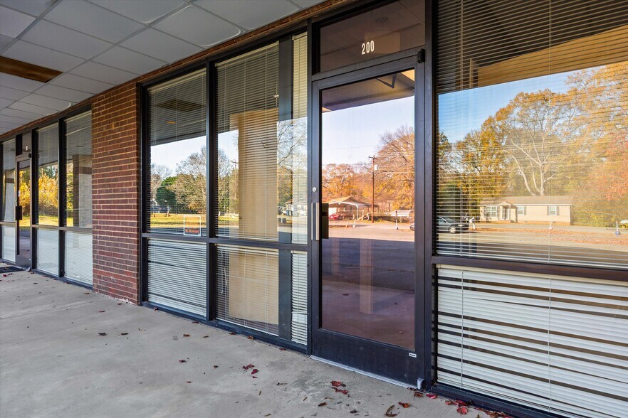 More Photos Of 4954 Hwy 49 hwy, Harrisburg General Retail For Sale