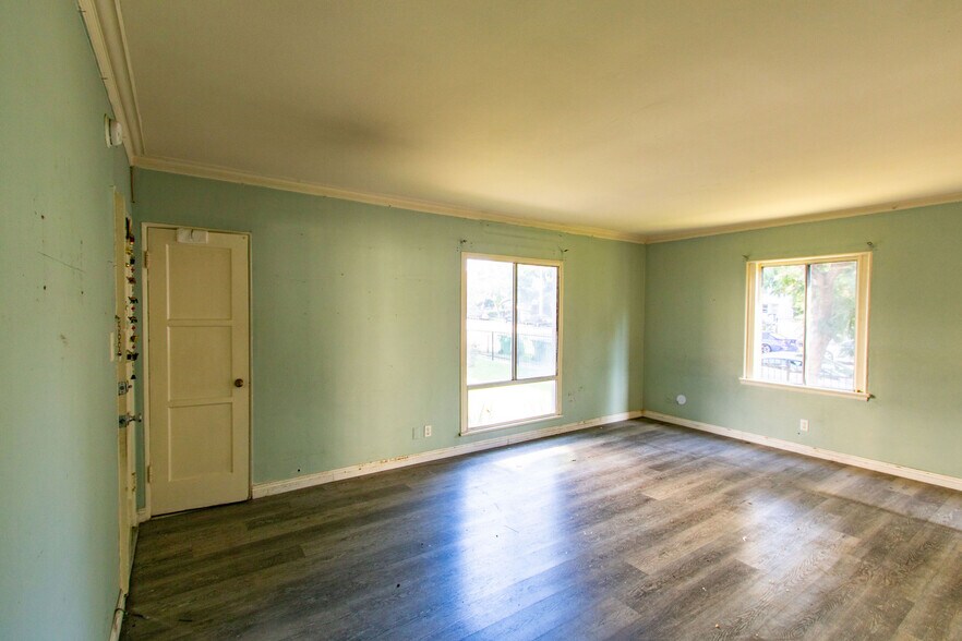 More Photos Of 201-207 S Kenmore Ave, Los Angeles Apartments For Sale