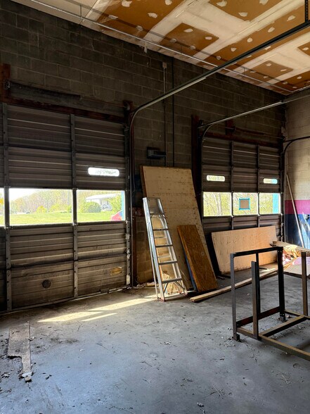 More Photos Of 4715-4717 Harrison Rd, Fredericksburg General Retail For Lease