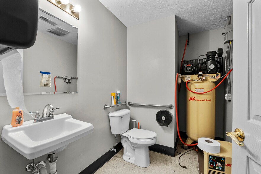 More Photos Of 7200 Highway 150, Greenville Office For Sale