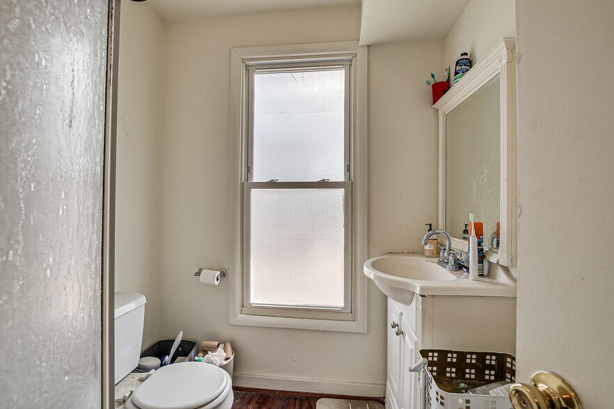 More Photos Of 173 Hamilton St, New Brunswick Specialty For Sale