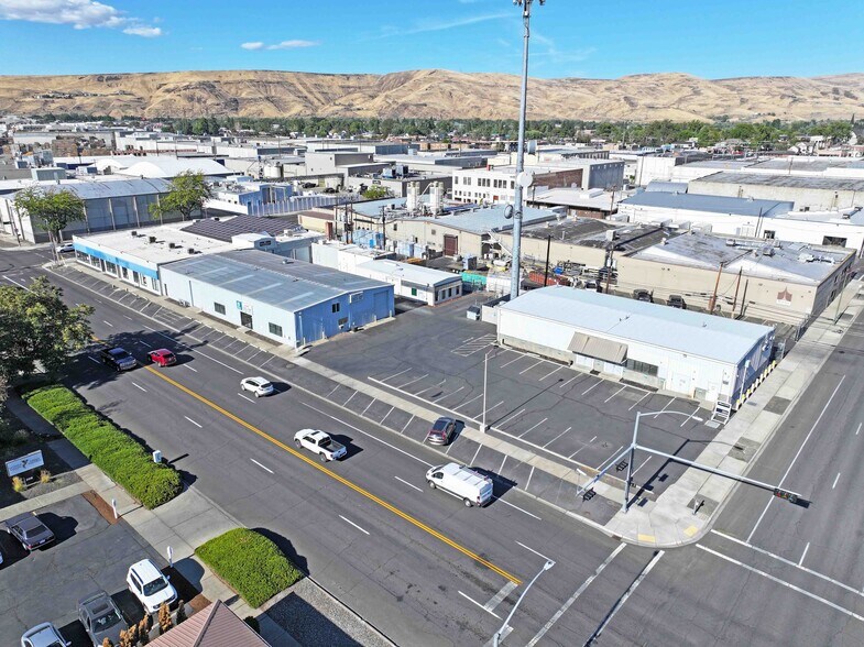 More Photos Of 215 N 3rd Ave, Yakima Office For Sale