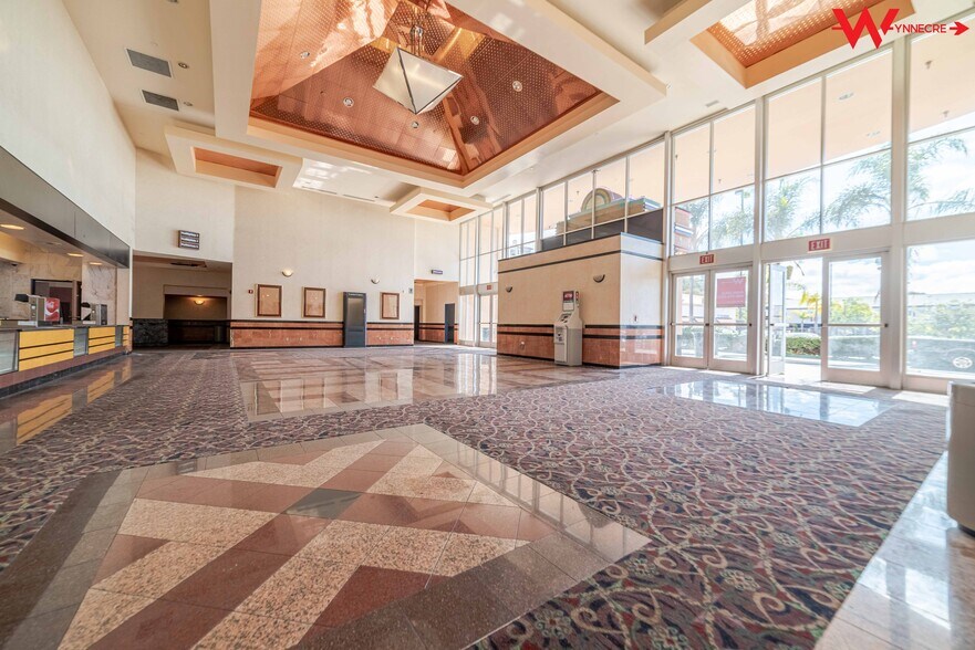 More Photos Of 641 Camino de los Mares, San Clemente Storefront For Lease